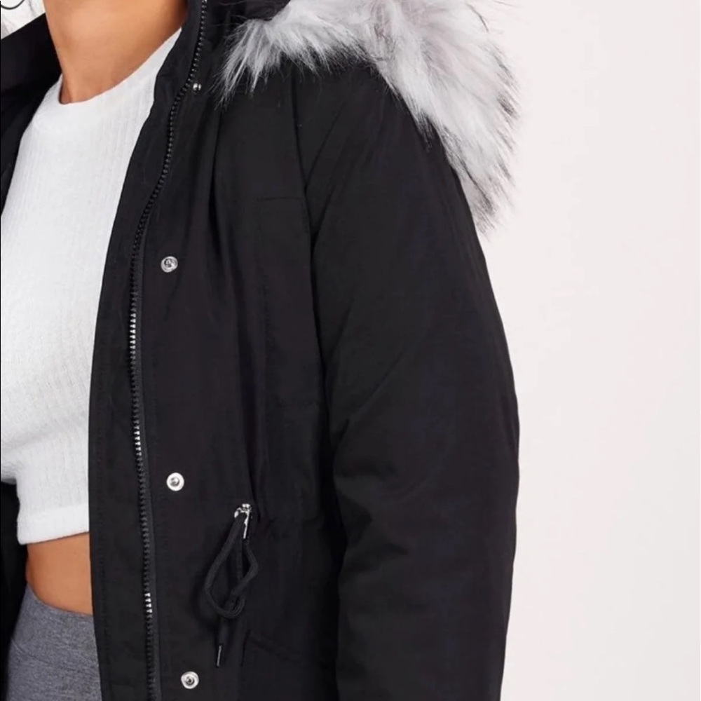 Black jacket. - Picture 2 of 5